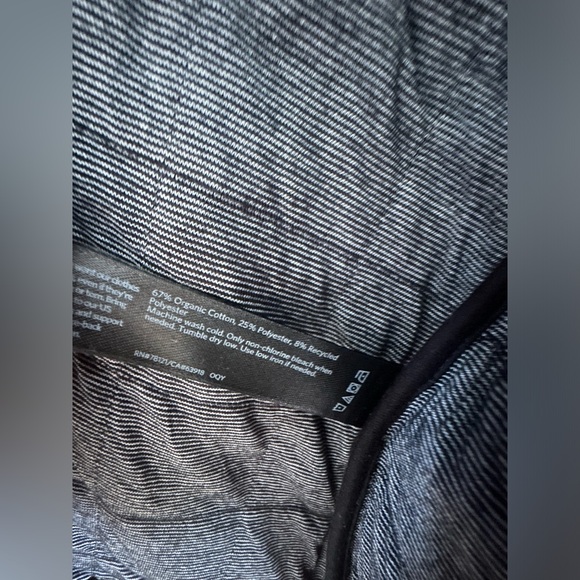 Eileen Fisher Size Small Light Jacket with Pockets with tags. Brand new. - Picture 6 of 8